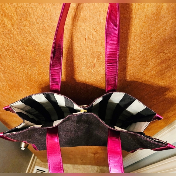 Juicy Couture Metallic Fuchsia Tote - Picture 12 of 16